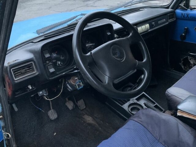 Синий ВАЗ 2105, объемом двигателя 1.5 л и пробегом 50 тыс. км за 334 $, фото 4 на Automoto.ua