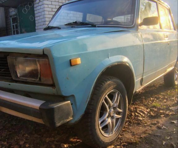 Синий ВАЗ 2105, объемом двигателя 1.5 л и пробегом 99 тыс. км за 357 $, фото 6 на Automoto.ua