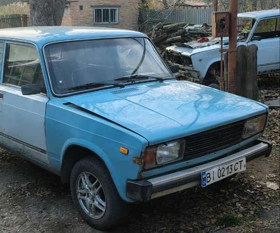 Синий ВАЗ 2105, объемом двигателя 1.5 л и пробегом 99 тыс. км за 357 $, фото 1 на Automoto.ua