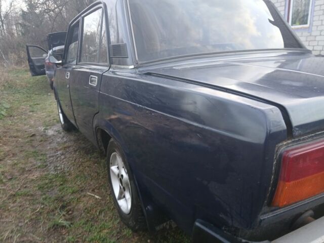 Синий ВАЗ 2105, объемом двигателя 1.2 л и пробегом 150 тыс. км за 714 $, фото 4 на Automoto.ua