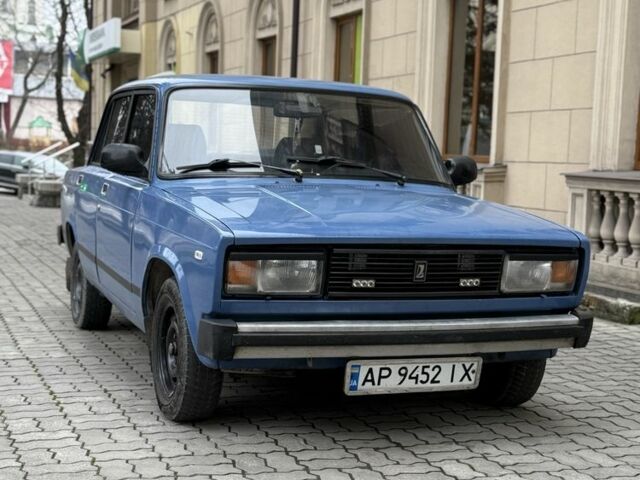 Синий ВАЗ 2105, объемом двигателя 1.5 л и пробегом 180 тыс. км за 950 $, фото 2 на Automoto.ua