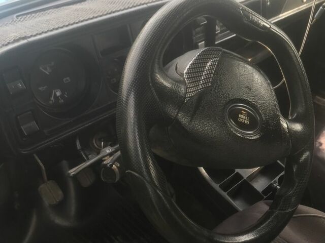 Синий ВАЗ 2105, объемом двигателя 1.3 л и пробегом 300 тыс. км за 626 $, фото 5 на Automoto.ua