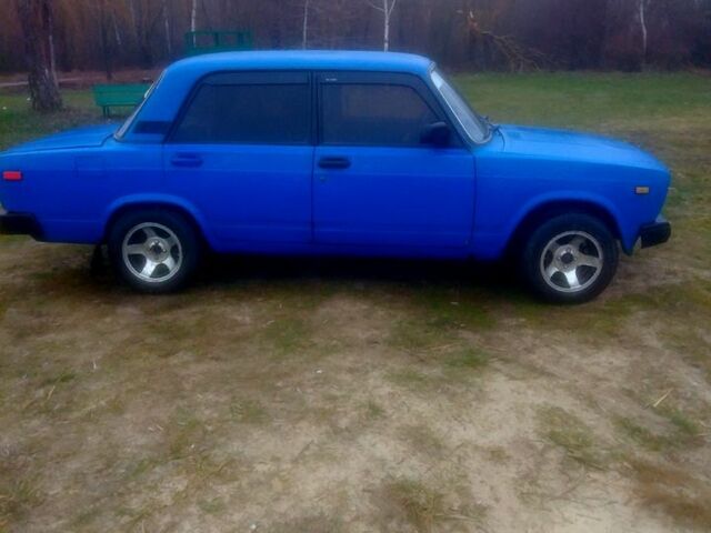 Синий ВАЗ 2105, объемом двигателя 1.3 л и пробегом 623 тыс. км за 700 $, фото 5 на Automoto.ua