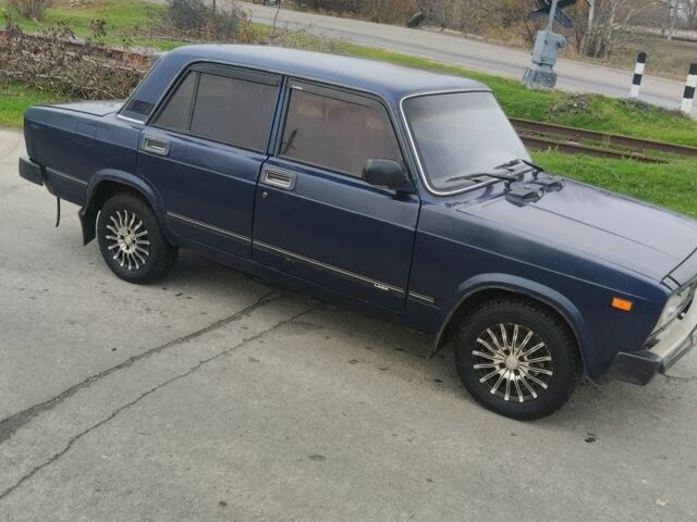 ВАЗ 2105 1991 в Балаклее на Automoto.ua Синий ВАЗ 2105, объемом двигателя 1.3 л и пробегом 644 тыс. км за 700 $, фото 2 на Automoto.ua