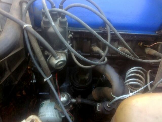 Синий ВАЗ 2105, объемом двигателя 1.3 л и пробегом 623 тыс. км за 700 $, фото 4 на Automoto.ua