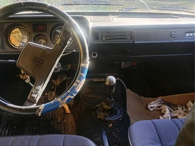 Синий ВАЗ 2105, объемом двигателя 1.2 л и пробегом 200 тыс. км за 477 $, фото 4 на Automoto.ua