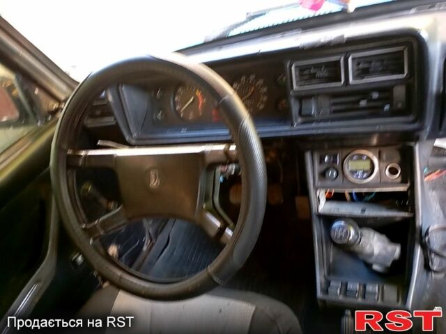 Синий ВАЗ 2105, объемом двигателя 1.5 л и пробегом 200 тыс. км за 350 $, фото 6 на Automoto.ua