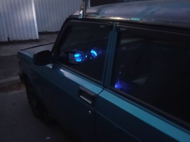 Синий ВАЗ 2105, объемом двигателя 0 л и пробегом 368 тыс. км за 600 $, фото 2 на Automoto.ua