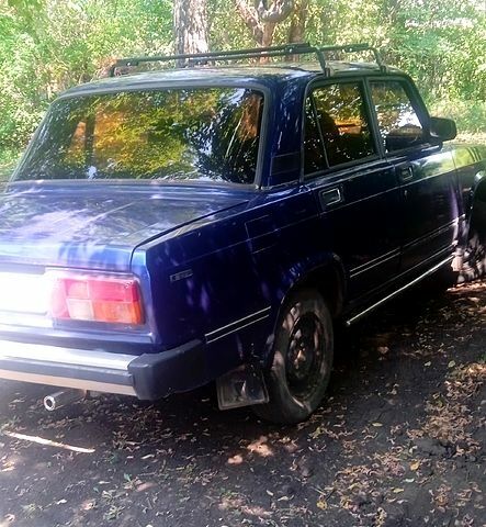 Синий ВАЗ 2105, объемом двигателя 1.5 л и пробегом 120 тыс. км за 1000 $, фото 3 на Automoto.ua