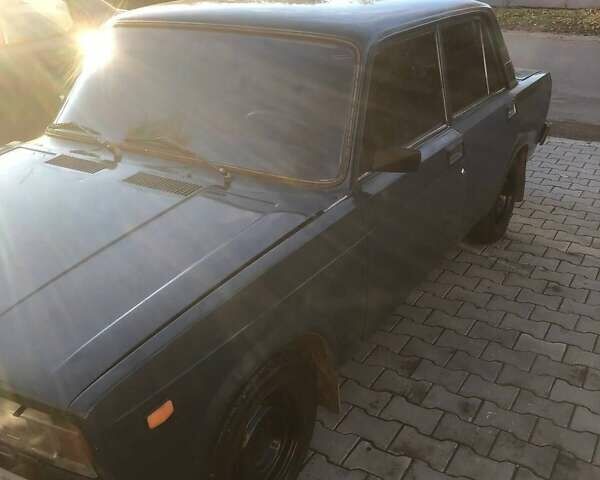 Синий ВАЗ 2105, объемом двигателя 1.5 л и пробегом 200 тыс. км за 475 $, фото 3 на Automoto.ua
