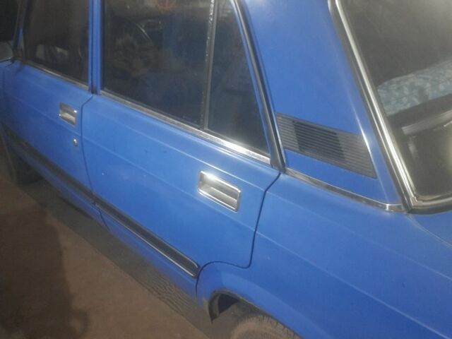 Синий ВАЗ 2105, объемом двигателя 1.5 л и пробегом 200 тыс. км за 1000 $, фото 1 на Automoto.ua