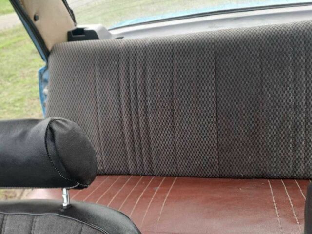 Синий ВАЗ 2105, объемом двигателя 1.5 л и пробегом 250 тыс. км за 710 $, фото 4 на Automoto.ua