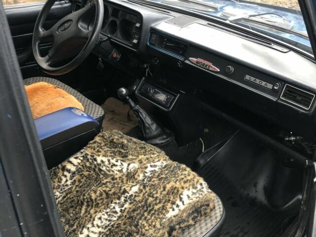 Синий ВАЗ 2105, объемом двигателя 1.5 л и пробегом 36 тыс. км за 600 $, фото 4 на Automoto.ua
