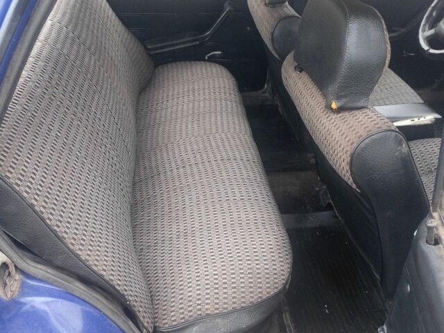 Синий ВАЗ 2105, объемом двигателя 1 л и пробегом 1000 тыс. км за 426 $, фото 4 на Automoto.ua