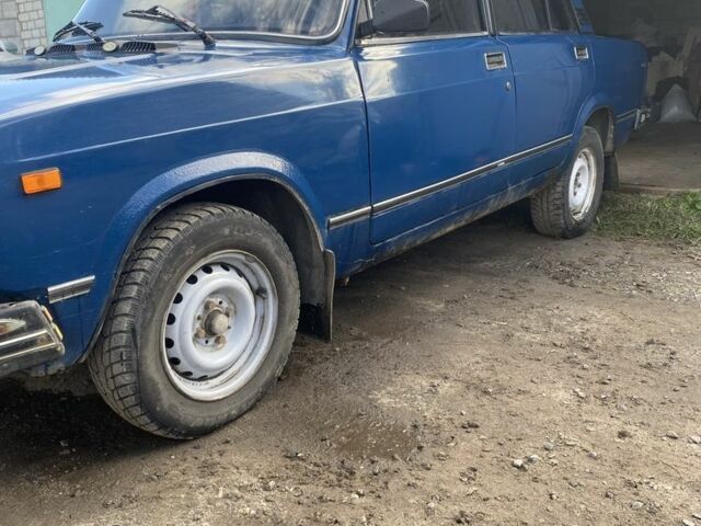 Синий ВАЗ 2105, объемом двигателя 1.5 л и пробегом 92 тыс. км за 800 $, фото 3 на Automoto.ua