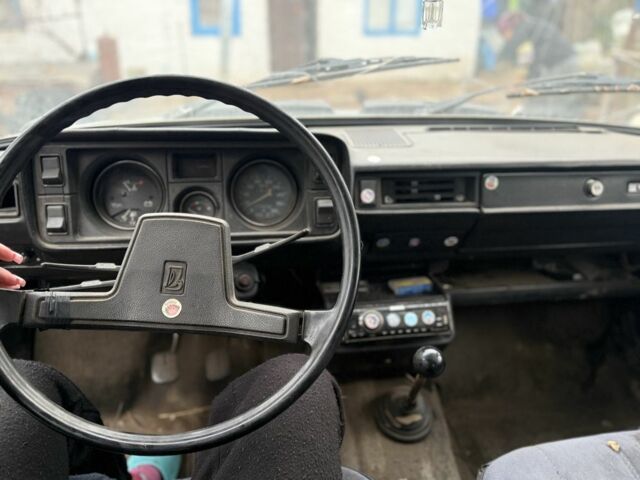Синий ВАЗ 2105, объемом двигателя 0 л и пробегом 900 тыс. км за 405 $, фото 6 на Automoto.ua