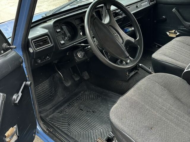 Синий ВАЗ 2105, объемом двигателя 1.5 л и пробегом 100 тыс. км за 1200 $, фото 7 на Automoto.ua