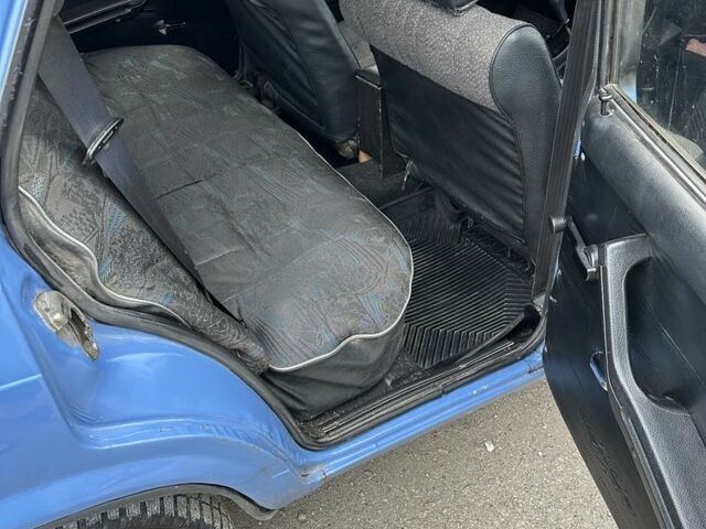 Синий ВАЗ 2105, объемом двигателя 1.5 л и пробегом 100 тыс. км за 1200 $, фото 10 на Automoto.ua