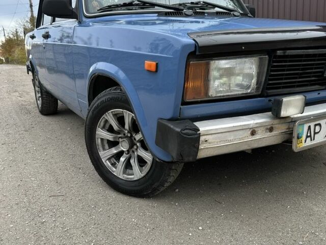 Синий ВАЗ 2105, объемом двигателя 1.5 л и пробегом 100 тыс. км за 1200 $, фото 1 на Automoto.ua