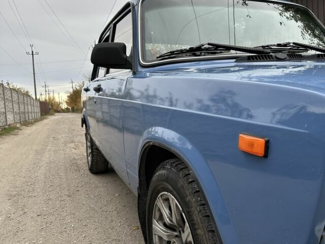 Синий ВАЗ 2105, объемом двигателя 1.5 л и пробегом 100 тыс. км за 1200 $, фото 2 на Automoto.ua