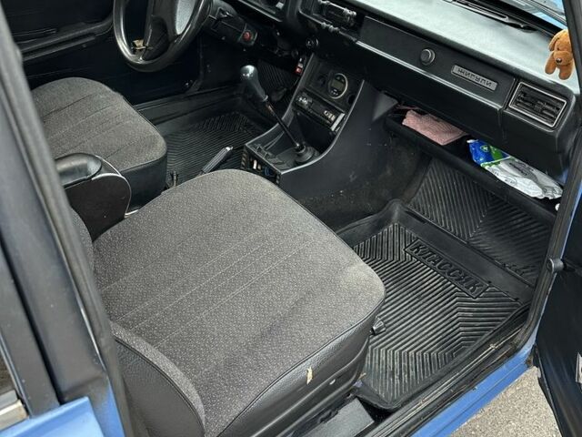 Синий ВАЗ 2105, объемом двигателя 1.5 л и пробегом 100 тыс. км за 1200 $, фото 8 на Automoto.ua