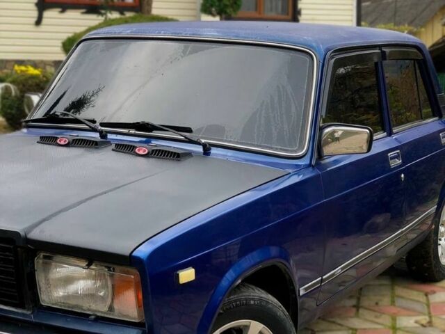Синий ВАЗ 2105, объемом двигателя 1.5 л и пробегом 200 тыс. км за 1350 $, фото 2 на Automoto.ua