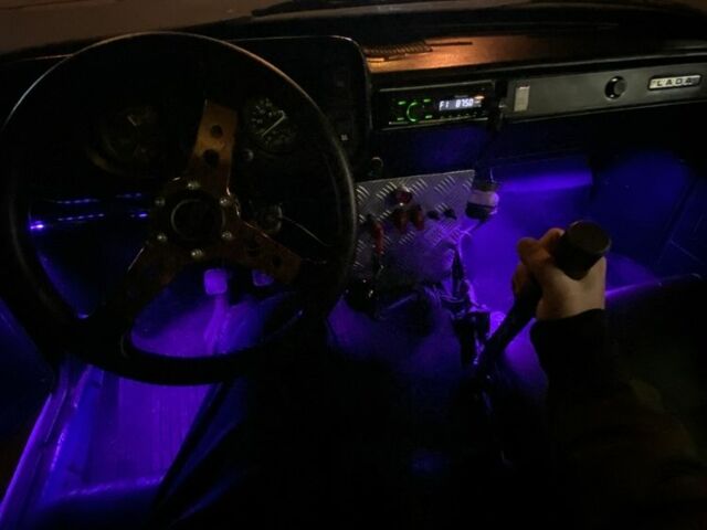 Синий ВАЗ 2105, объемом двигателя 1.5 л и пробегом 666 тыс. км за 1450 $, фото 4 на Automoto.ua