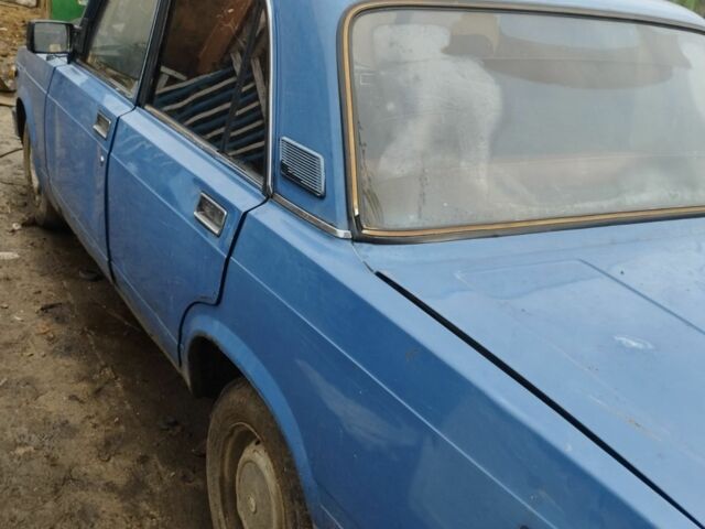 Синий ВАЗ 2105, объемом двигателя 0 л и пробегом 777 тыс. км за 356 $, фото 4 на Automoto.ua