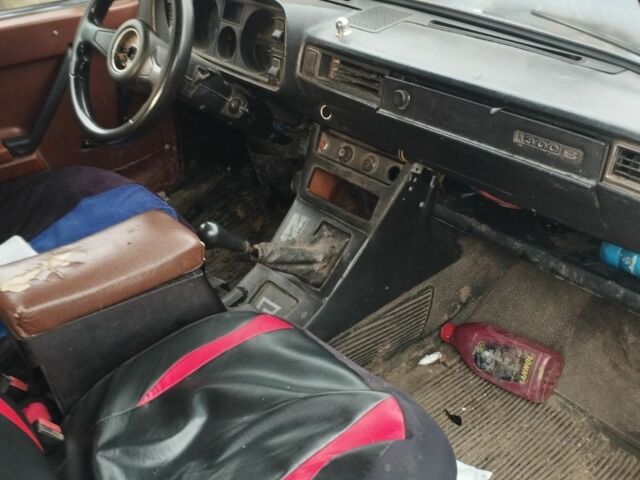 Синий ВАЗ 2105, объемом двигателя 0 л и пробегом 777 тыс. км за 356 $, фото 2 на Automoto.ua