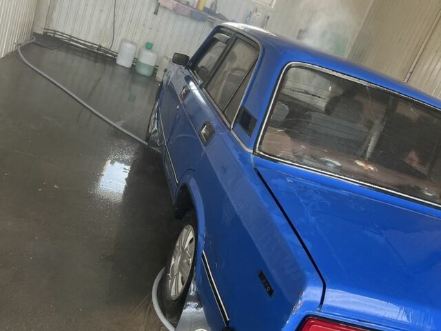 Синій ВАЗ 2105, об'ємом двигуна 1.5 л та пробігом 300 тис. км за 650 $, фото 2 на Automoto.ua