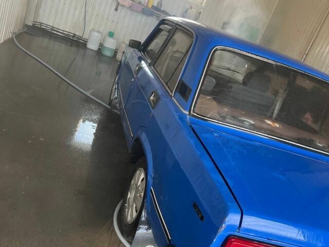 Синий ВАЗ 2105, объемом двигателя 1.5 л и пробегом 20 тыс. км за 616 $, фото 2 на Automoto.ua