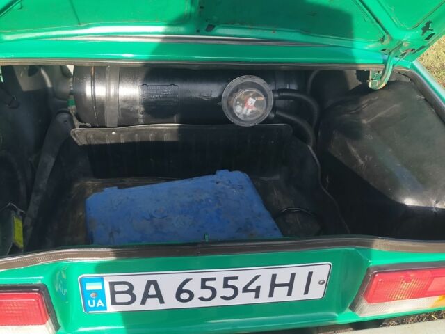 Зеленый ВАЗ 2105, объемом двигателя 2 л и пробегом 120 тыс. км за 881 $, фото 3 на Automoto.ua