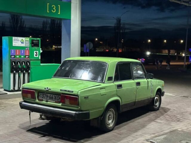 Зеленый ВАЗ 2105, объемом двигателя 10 л и пробегом 1000 тыс. км за 650 $, фото 5 на Automoto.ua