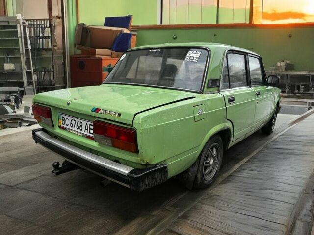 Зеленый ВАЗ 2105, объемом двигателя 1.5 л и пробегом 45 тыс. км за 600 $, фото 3 на Automoto.ua