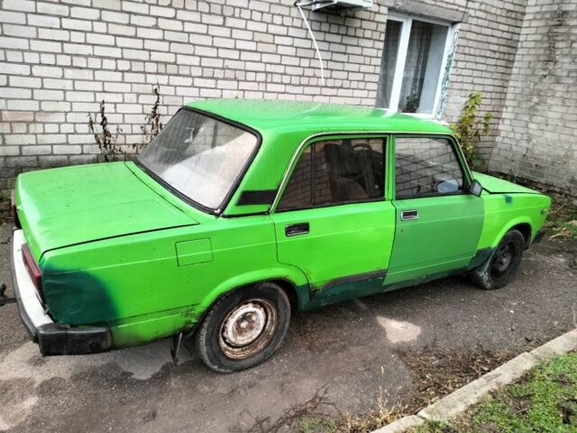 Зеленый ВАЗ 2105, объемом двигателя 1 л и пробегом 77 тыс. км за 300 $, фото 2 на Automoto.ua