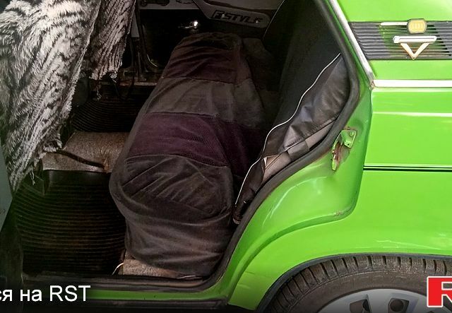 Зеленый ВАЗ 2105, объемом двигателя 1.3 л и пробегом 30 тыс. км за 700 $, фото 7 на Automoto.ua