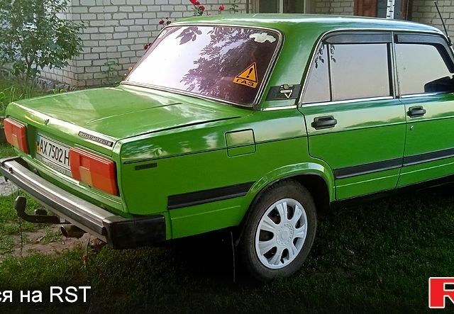 Зеленый ВАЗ 2105, объемом двигателя 1.3 л и пробегом 30 тыс. км за 700 $, фото 2 на Automoto.ua