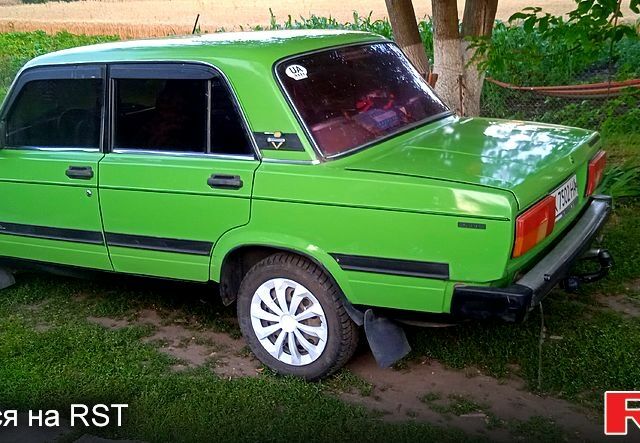 Зеленый ВАЗ 2105, объемом двигателя 1.3 л и пробегом 30 тыс. км за 700 $, фото 3 на Automoto.ua