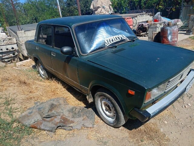 Зеленый ВАЗ 2105, объемом двигателя 1.5 л и пробегом 500 тыс. км за 450 $, фото 5 на Automoto.ua