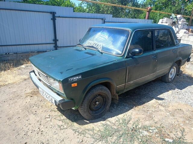 Зеленый ВАЗ 2105, объемом двигателя 1.5 л и пробегом 500 тыс. км за 450 $, фото 3 на Automoto.ua