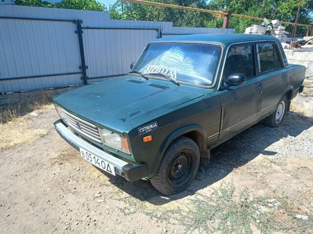 Зеленый ВАЗ 2105, объемом двигателя 1.5 л и пробегом 500 тыс. км за 450 $, фото 13 на Automoto.ua