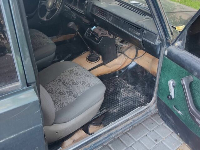 ВАЗ 2105 1985 у Миколаєві на Automoto.ua Зелений ВАЗ 2105, об'ємом двигуна 1.6 л та пробігом 100 тис. км за 700 $, фото 4 на Automoto.ua