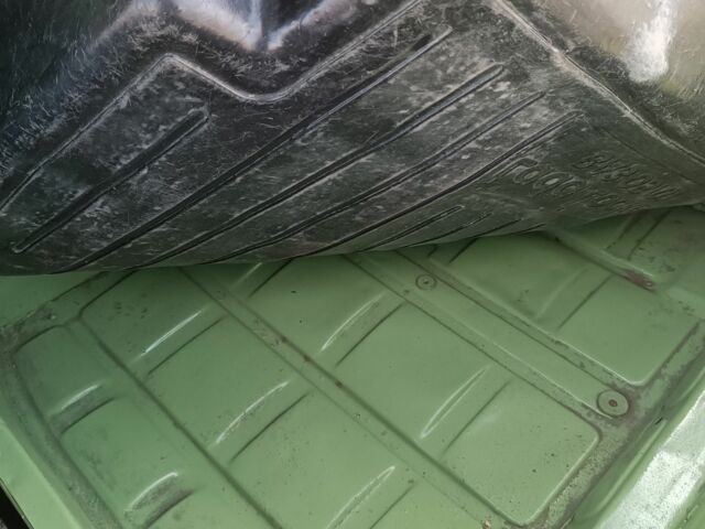 Зеленый ВАЗ 2105, объемом двигателя 0 л и пробегом 100 тыс. км за 800 $, фото 4 на Automoto.ua