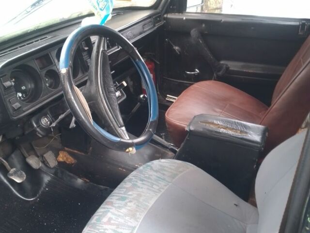 Зеленый ВАЗ 2105, объемом двигателя 1.3 л и пробегом 300 тыс. км за 652 $, фото 4 на Automoto.ua