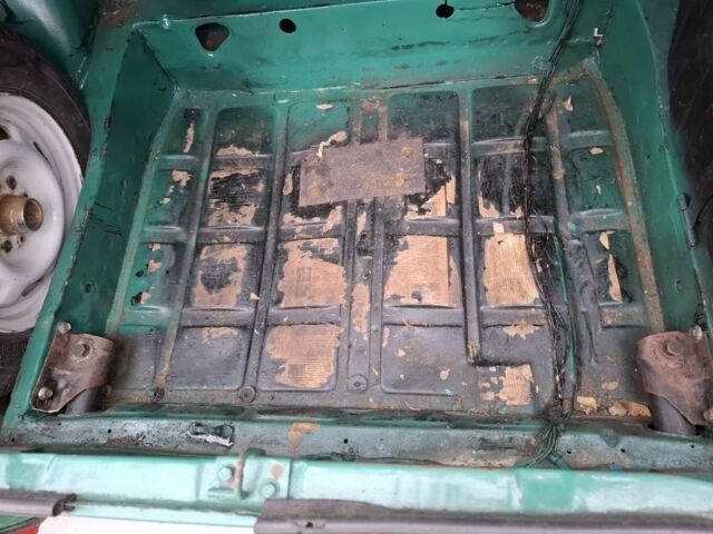 Зеленый ВАЗ 2105, объемом двигателя 0 л и пробегом 300 тыс. км за 428 $, фото 7 на Automoto.ua