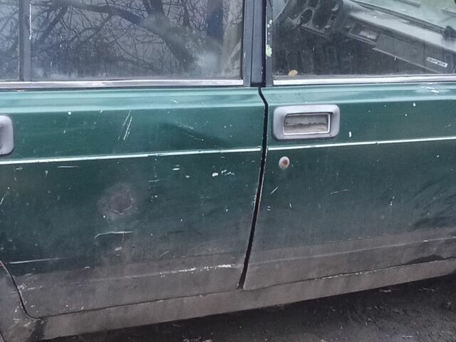 Зеленый ВАЗ 2105, объемом двигателя 0 л и пробегом 1000 тыс. км за 379 $, фото 4 на Automoto.ua