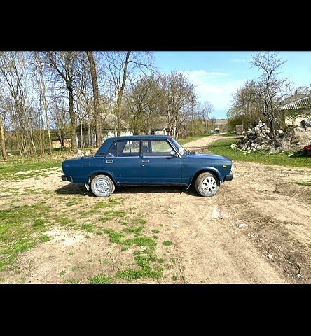 Зелений ВАЗ 2105, об'ємом двигуна 1.5 л та пробігом 150 тис. км за 550 $, фото 2 на Automoto.ua