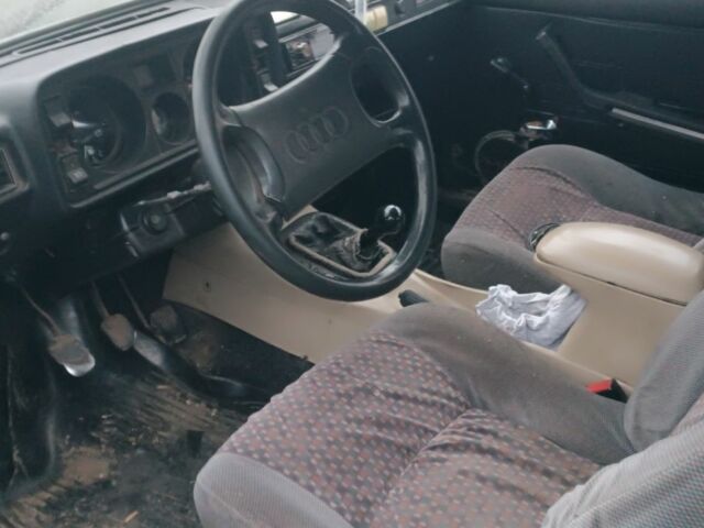 Зелений ВАЗ 2105, об'ємом двигуна 1.5 л та пробігом 1 тис. км за 1000 $, фото 4 на Automoto.ua