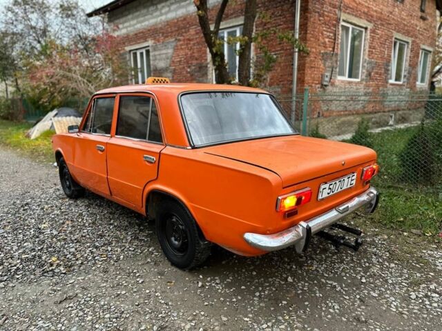 Оранжевый ВАЗ 2105, объемом двигателя 0.15 л и пробегом 100 тыс. км за 600 $, фото 3 на Automoto.ua