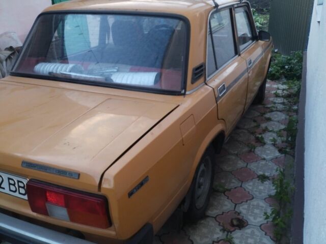 Оранжевый ВАЗ 2105, объемом двигателя 1.3 л и пробегом 300 тыс. км за 800 $, фото 2 на Automoto.ua